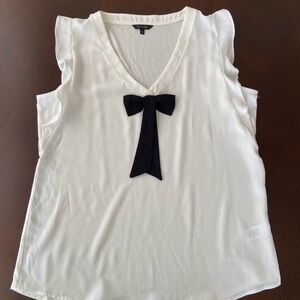 RW&CO Body/Coorps White with Black Front Bow Sleeveless Ruffled Blouse Size L